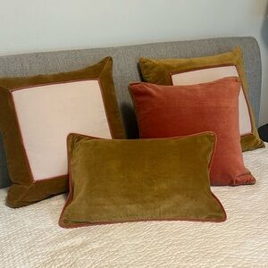 Jaipur Living Emerson Velvet Toss Pillow Set of 4 with inserts Pink and Gold